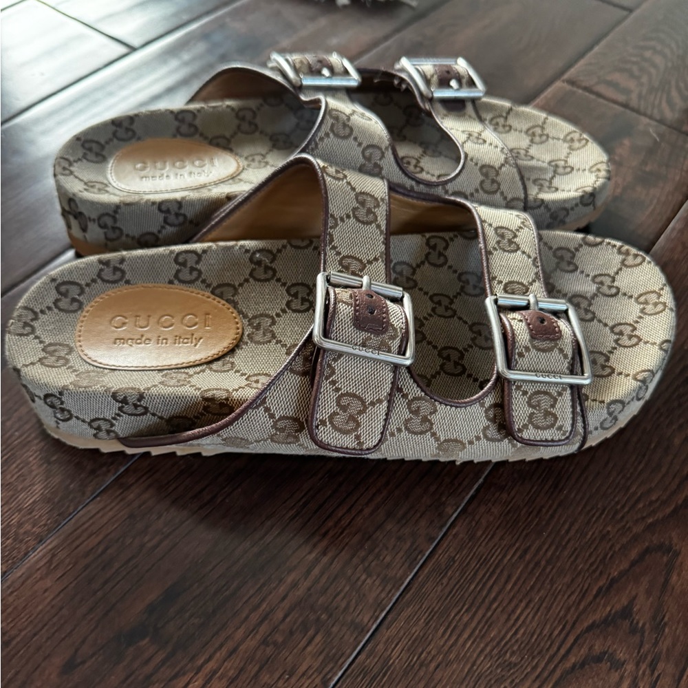 Gucci slide sandal with straps. Gucci. Like new only used 3 times.